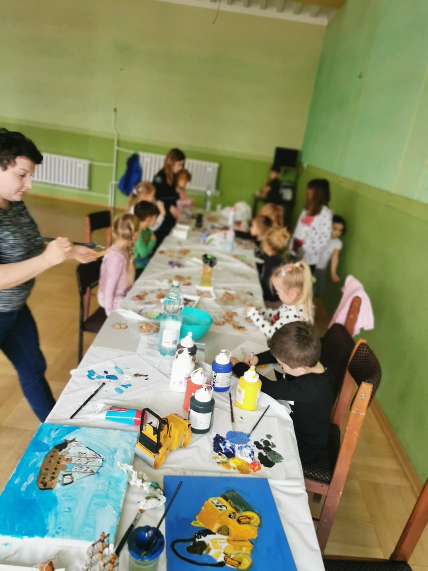 264167579_271434838353367_4706825962035921951_n